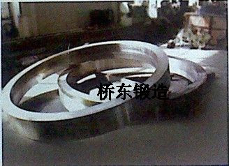 鍛造設備